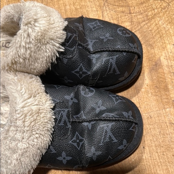 UGG x Louis Vuitton slippers - Picture 4 of 9